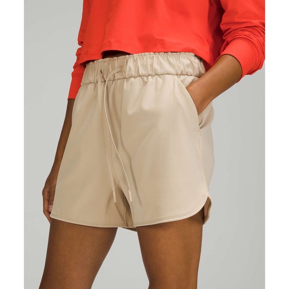 Lululemon Stretch High Rise Short 3.5" Trench - Picture 2 of 10